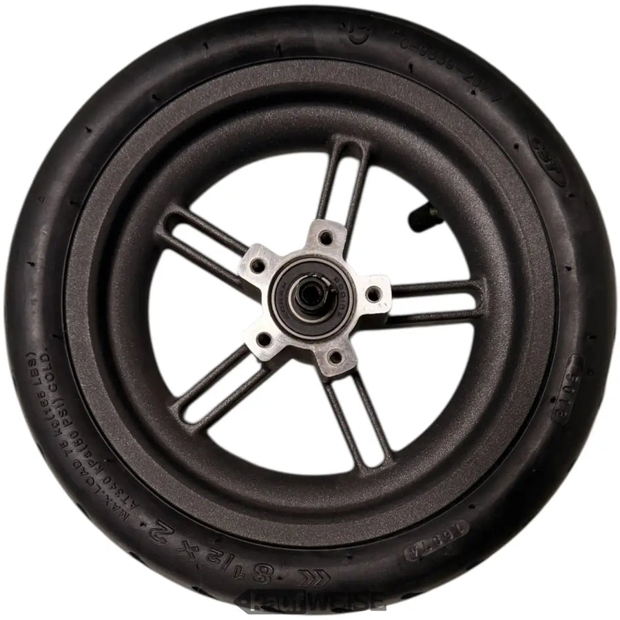 Risparmiatevi il faticoso montaggio di camere d'aria e coperture. Questa ruota è già completamente assemblata e deve essere solo montata sull'asse.