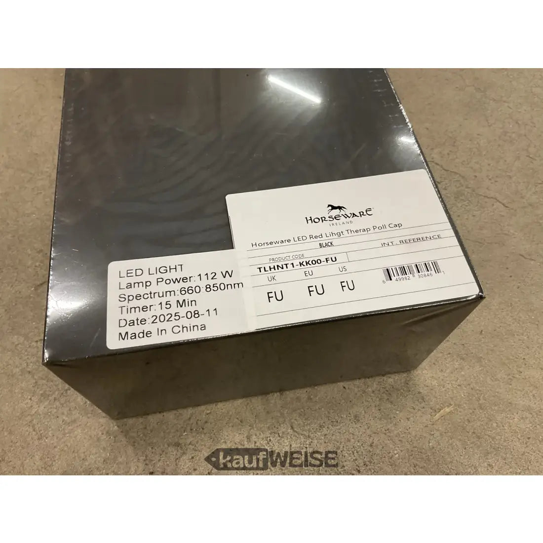 Schwarzer rechteckiger Horseware LED Poll Cap für Rotlichttherapie