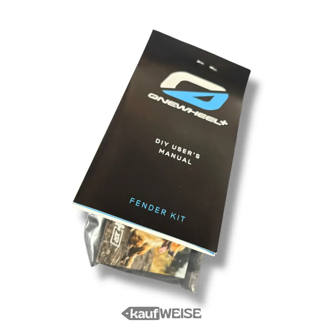 Schwarzes und blaues Onewheel Fender Kit Verpackung mit Anleitung